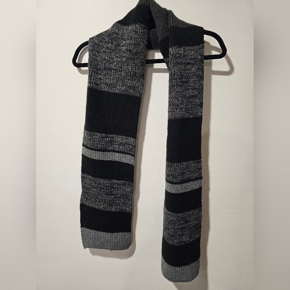 Alfani Men's Charcoal and Black Knit Scarf